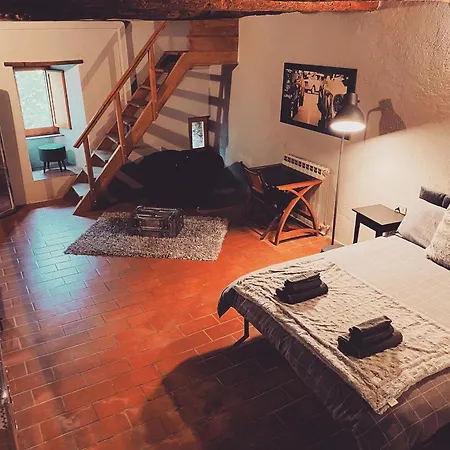 Mirabella - Apartment Monte Petriolo